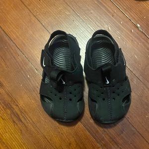 Nike Sunray Protect 2 Sandals (kids) - Size 5C
